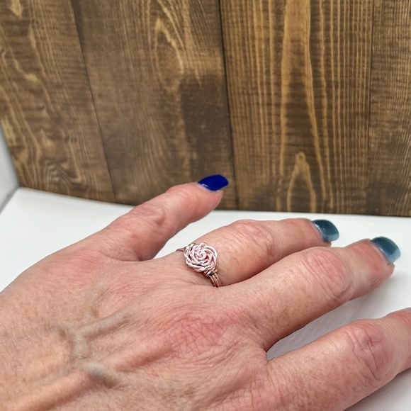 Rose Art Wire Wrap Ring - Picture 3 of 6